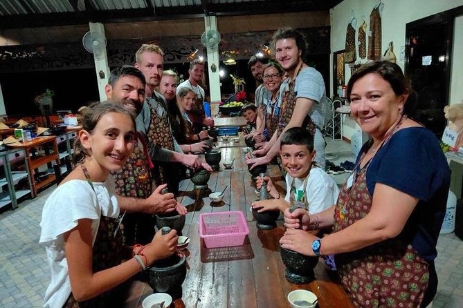 Cooking Evening Class Chiang Mai Visit Organic Garden and Market - Cooking techniques vs. cooking outcomes: what you should expect