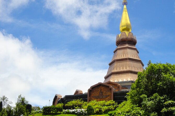 Doi Inthanon Private Trek & Lunch Tour from Chiang Mai - Karen Hill Tribe Village and the easy Pha Dok Siew mini trek