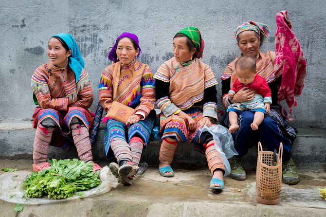 Doi Suthep and Hmong Hilltribe Half Day Tour in Chiang Mai - Quick Hills Getaway: Wat Doi Suthep in a Four-Hour Plan