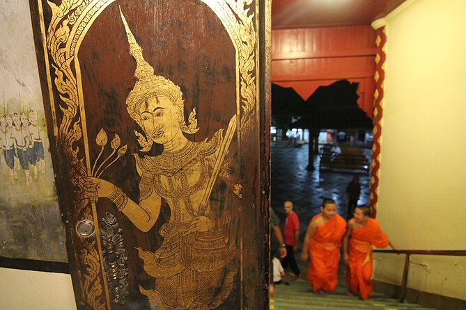 Doi Suthep and Wat Umong Night Tour From Chiang Mai - Wat Phrathat Doi Suthep After Dark: Naga Steps, Golden Pagoda, and City Views
