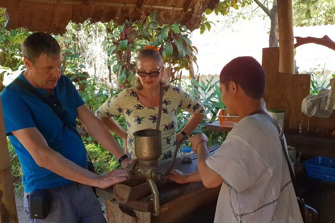 Doi Suthep Tour: Trekking at Doi Inthanon National Park with Lunch - Wat Phra That Doi Suthep: your first big cultural stop