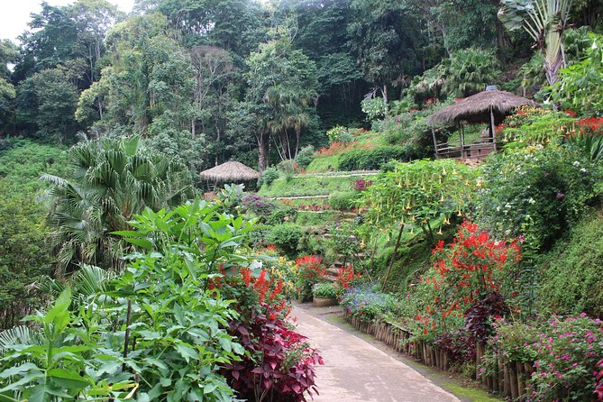 DON'T miss It ! Doi suthep temple+ Hmong village - Wat Phra That Doi Suthep: Cable Car vs. 306 Steps