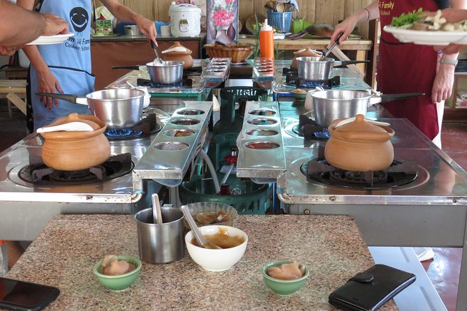 Evening Thai cooking class - What’s Included With Dinner (and What Isn’t)