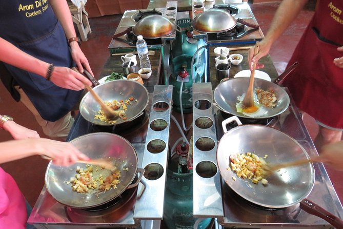 Evening Thai cooking class - Start Point and Timing: 3:30 pm at Kad Kom Market
