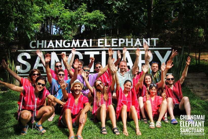 Exclusive experience half day with family giant animals - River bathing and swimming: the natural setting you should plan for