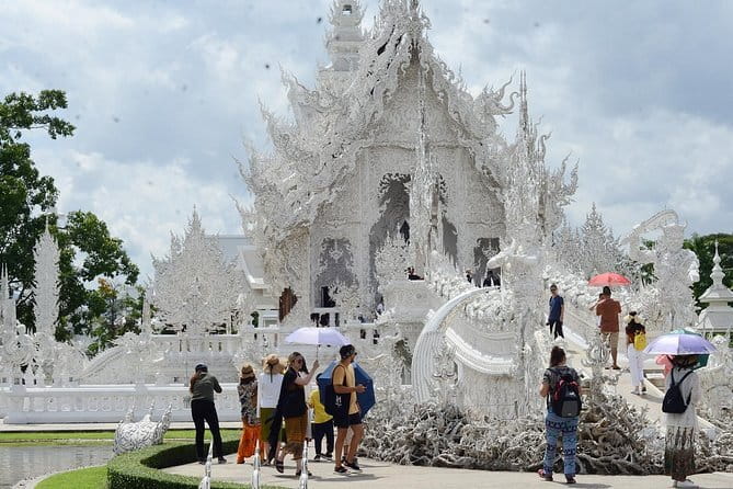 Exclusive Northern Thailand Tours - My booking advice: should you choose this Chiang Rai temple route?