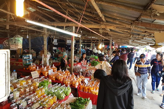 Fantastic! Famous Doi Inthanon National park tour with 2hr trekking - Royal pagodas break up the nature day in a good way