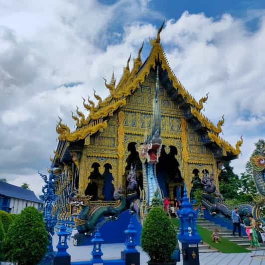From Chiang Mai: Day Trip Chiang Rai White, Blue, Red Temple - The morning pickup, van ride, and that first break in Chiang Rai