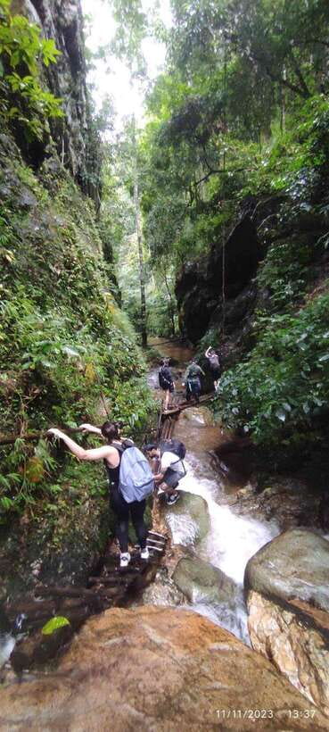 From Chiang Mai: Doi Saket Hiking Tour with Lunch - The Waterfall Shower Moment: Ladders, a Secluded Spot, and Getting Wet
