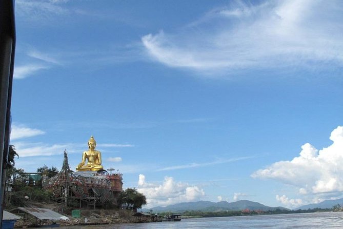 From Chiang Mai: White and Blue Temple & Golden Triangle Day Trip - The 9-Seater VIP Van and Pickup Radius: Comfort and Control