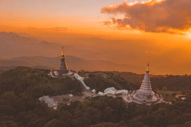 Full-Day Doi Inthanon National Park Tour with Trek and Pagodas - Morning Pickup in Chiang Mai, 7:30am Start, and a Long Mountain Day