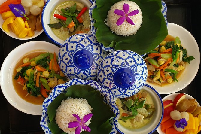 Full Day Yoga, Meditation, and Thai Cultural Immersion in Chiang Mai - Wat Phra That Doi Saket Temple and a Nearby Local Market