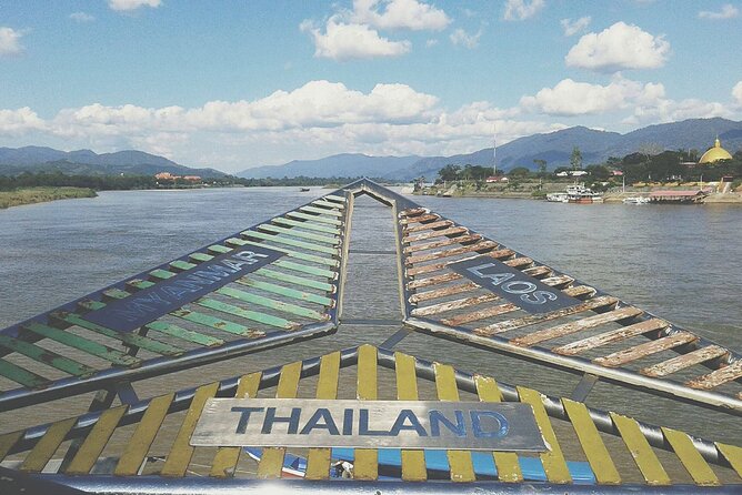Golden Triangle, White, Black, Blue Temple Full Day Tour From Chiang Mai - Golden Triangle: border history, quick viewing, and the boat option
