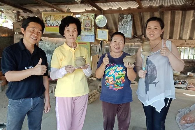 Grand Canyon Chiang Mai Private Tour with Pottery Village - Wat Ton Kwen (Wat Intharawat): A Temple Stop With a Purpose
