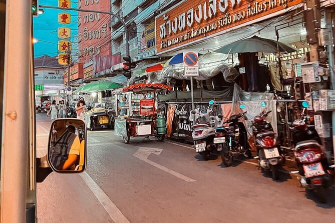 Guided Chiang Mai City Night Tour by EV Tram - Stop 2, Wat Chiang Man: A Lanna-Style Chedi With Elephant Buttresses