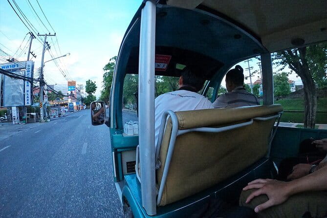 Guided Chiang Mai City Night Tour by EV Tram - Where You Meet: Three Kings Monument to a Full Circle Feel