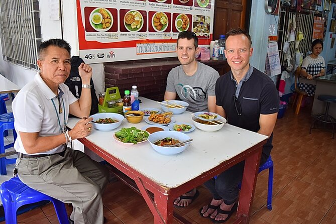 Half Day Chiang Mai City and Culture tour by Electric Tuk Tuk (Private Tour) - Warorot Market (Kad Luang): Shopping Time With Local Energy