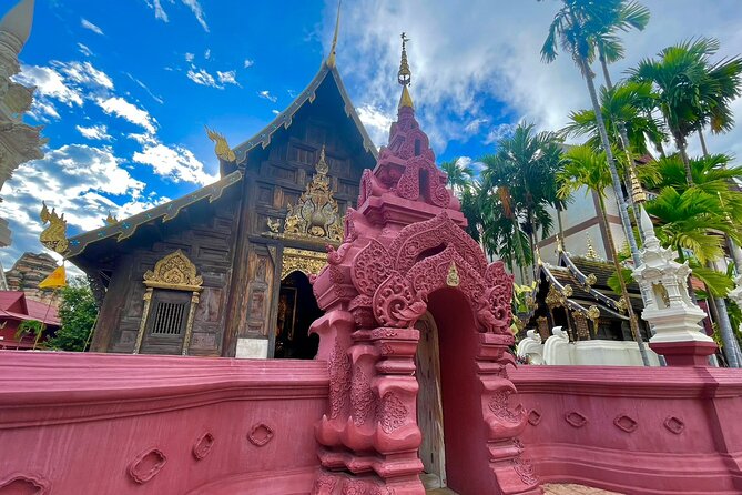 Half day Doi Suthep Temple and city temples (Private tour) - Stop 2: Wat Chedi Luang Varavihara and the Emerald Buddha connection
