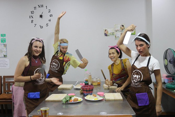 Half Day Evening Cooking Class with Market Tour in Chiang Mai - Choosing your menu, how it boosts both fun and value
