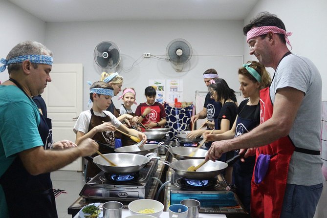 Half Day Evening Cooking Class with Market Tour in Chiang Mai - Best time to do this, why the evening window works