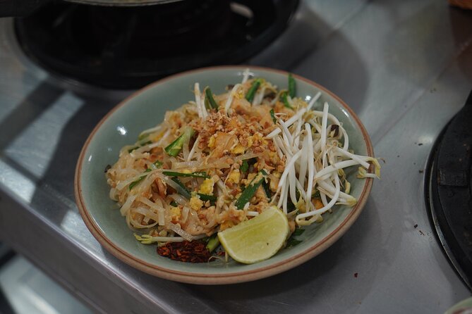 Half Day Guided Thai Cooking Class in Chiang Mai - How spice customization and allergy substitutions keep Thai food comfortable