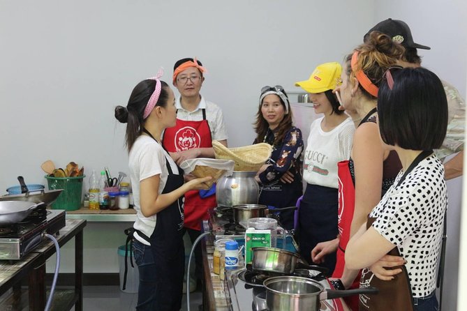 Half Day Morning Cooking Class with Market Tour in Chiang Mai - Pickup, group size, and what the timing feels like