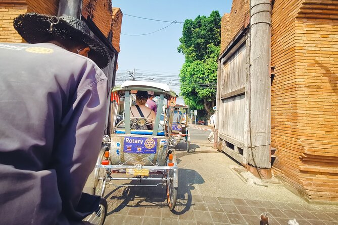Half Day Private Chiang Mai Trishaw Ride and Mae Ping River Cruise - Samlor trishaw ride through Tha Pae Gate and the old Lanna streets