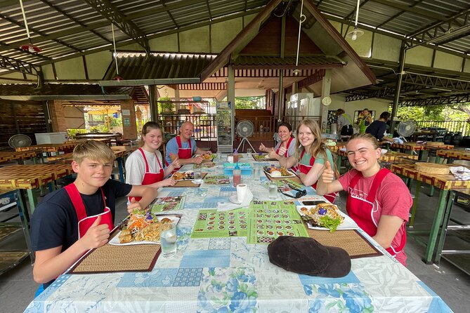 Half-Day Thai Cooking Class at Organic Farm in Chiang Mai - The meal part: communal eating, generous portions, and a simple strategy