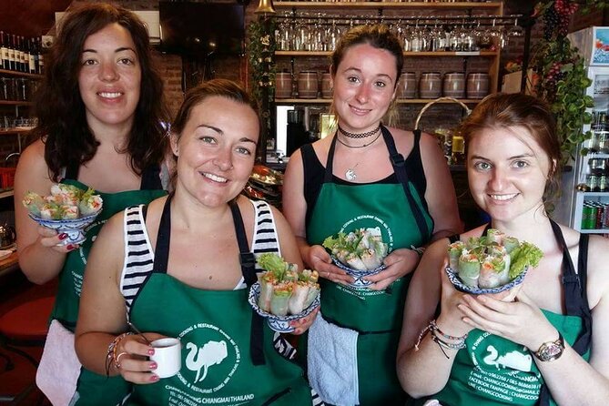 Half-Day Thai Cuisine Cooking Experience in Chiang Mai - Cooking in Chiang Mai’s Lanna-Style Kitchen Setup
