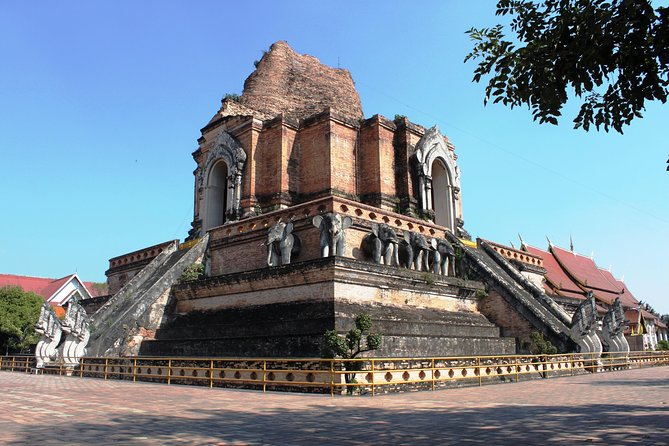 Iconic Half-Day Landmarks & Temples of Chiang Mai - Wat Phra Singh: 1,500-year-old Buddha imagery and Lanna pride