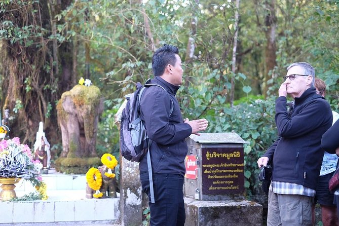 Inthanon Day Trip from Chiang Mai with Lunch - Group or Private - Transport comfort: minivan, cold towels, and avoiding the log-jam problem
