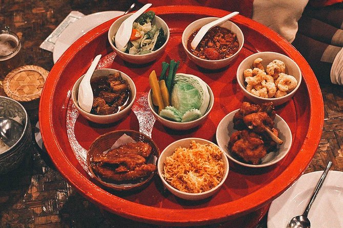 Khantoke Dinner Experience & Cultural Dance Show with Transfers - Stop 2 at Khum Khantoke Chiangmai: Dining Etiquette and Signature Tastes