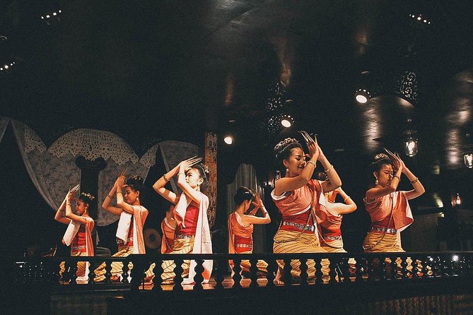 Khantoke Dinner Experience & Cultural Dance Show with Transfers - Drinks, Service Pace, and How to Make It a Smooth Night