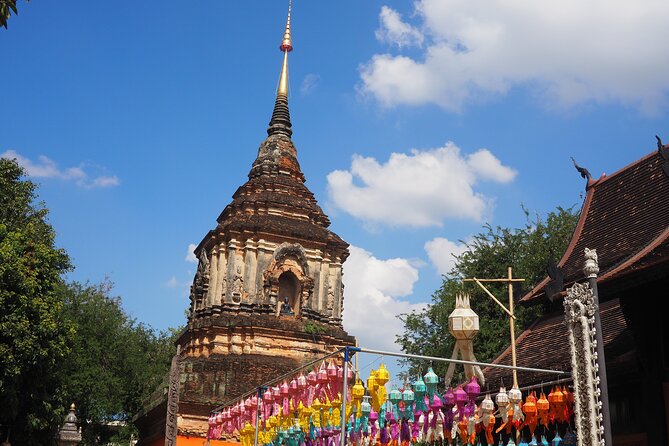 Lady Driver and Guide - The full route: Doi Suthep, Silver Temple, Chedi Luang, Kad Luang market, and Wat Pha Lat