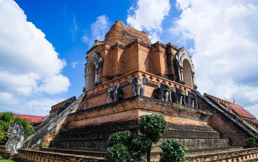 Lanna Heritage Walking Tour: A Journey Through History - Getting Oriented at Tha Pae Gate and the Lanna Kingdom Story