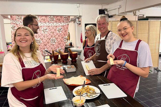 Lanna Smile Thai Cooking Class in Chiang Mai with Market tour - Hotel pickup in Chiang Mai Old City and that first welcome drink