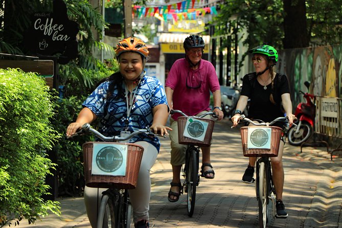 LIFECYCLING - Half Day City Bike Tour - Stop 1: Wat Sri Suphan for photos and quick sightseeing
