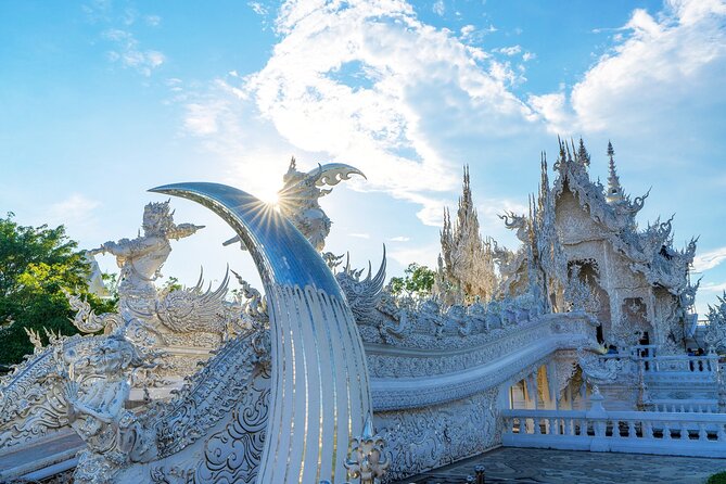 Long Neck Village, White & Blue Temple, Black House Day Tour From Chiang Mai - Baan Dam Museum (Black House): weird in the best way