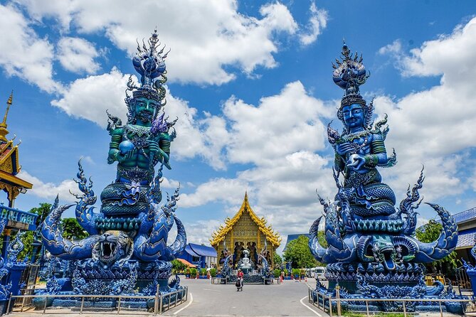 Long Neck Village, White & Blue Temple, Black House Day Tour From Chiang Mai - Wat Rong Seur Ten (Blue Temple): color, carvings, and a snack break