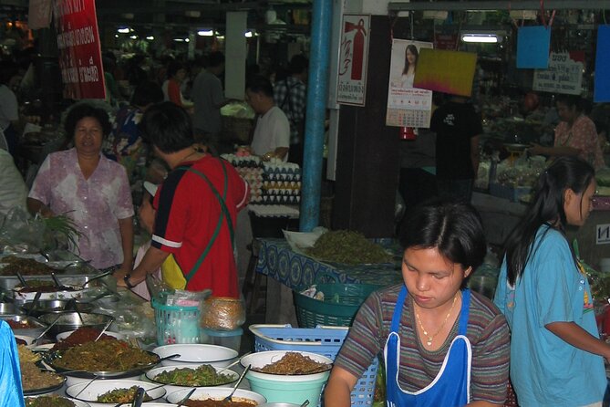 No.1 Chiang Mai: Historical City Bike Tour - Markets and museums: seeing the city beyond the postcard