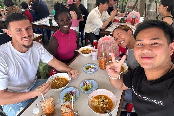 Old Town Chiang Mai Food Tour with 10+ Local Dishes Tastings - Starting at Three Kings and the Temple Pre-Game