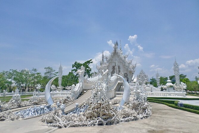 One Day Tour Chiang Rai(White Temple , Blue Temple, Black House) Private Tour - Stop 2: Wat Rong Khun (White Temple), art you can’t ignore