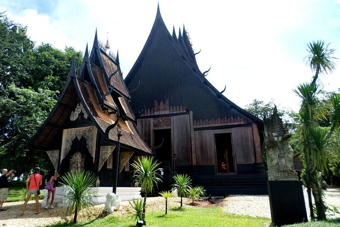 One Day Tour Chiang Rai(White Temple , Blue Temple, Black House) Private Tour - Lunch and the small comforts that keep a long day enjoyable