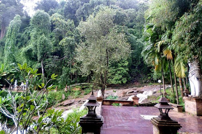 One Day Tour Doi Suthep Temple, Palad Temple, Orchid Farm, Longneck hill tribe village (Private tour) - Karen long neck village: what to expect from a 45 minute cultural visit