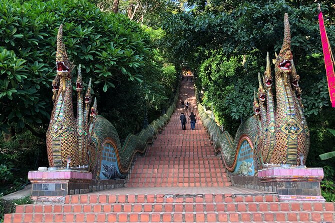 One Day Tour Doi Suthep Temple, Palad Temple, Orchid Farm, Longneck hill tribe village (Private tour) - What to wear and pack for temple and village stops