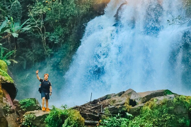 Private All-Inclusive Doi Inthanon & Pha Dok Siew Waterfall Tour - Pha Dok Siew Waterfall hike: the forest approach is part of the experience