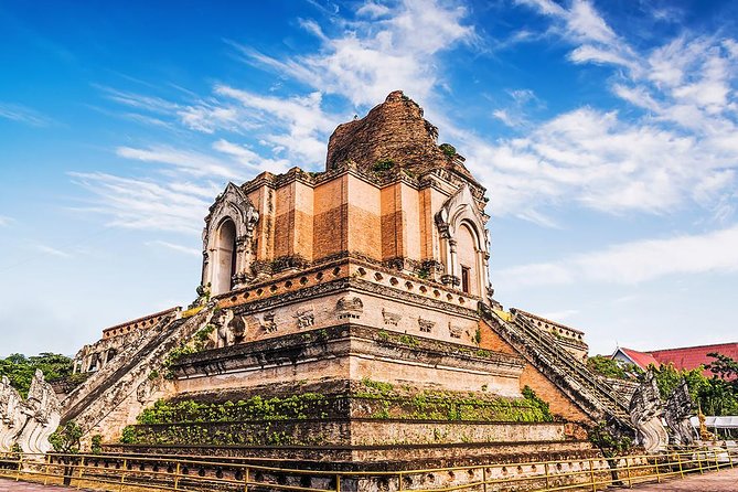 Private Chiang Mai City Tour including Wat Doi Suthep, Wat Suan Dok (SHA Plus) - The schedule that keeps the day moving (8:30 to about 17:00)
