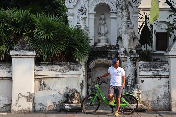 Private Chiang Mai Half-Day Bike Tour - Thapae Gate and Chinatown roads: the old city enters the picture
