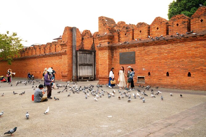 Private Chiang Mai Old City Half Day Tuk Tuk Tour - Muang Mai Market and Warorot (Kad Luang) for snacks and bargains