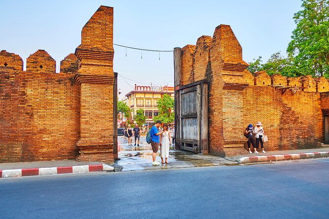 Private Chiang Mai Old City Half Day Tuk Tuk Tour - Driver quality and English levels: what you should expect